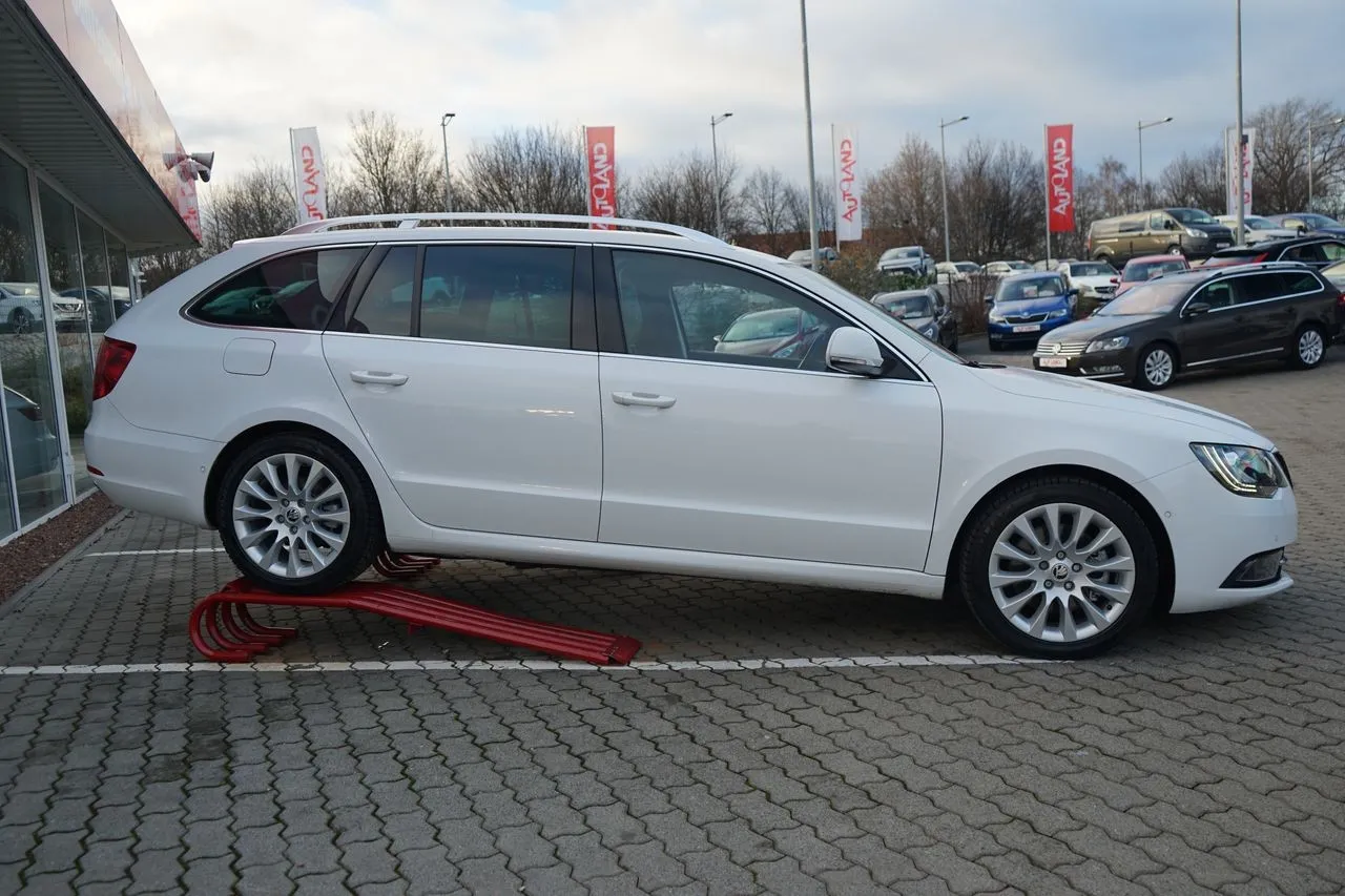 Skoda Superb Combi 1.4 TSI...  Image 2