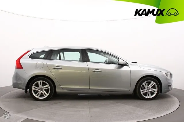 Volvo V60 D6 AWD Summum plug in hybrid aut / Navi / Digimitt Image 2