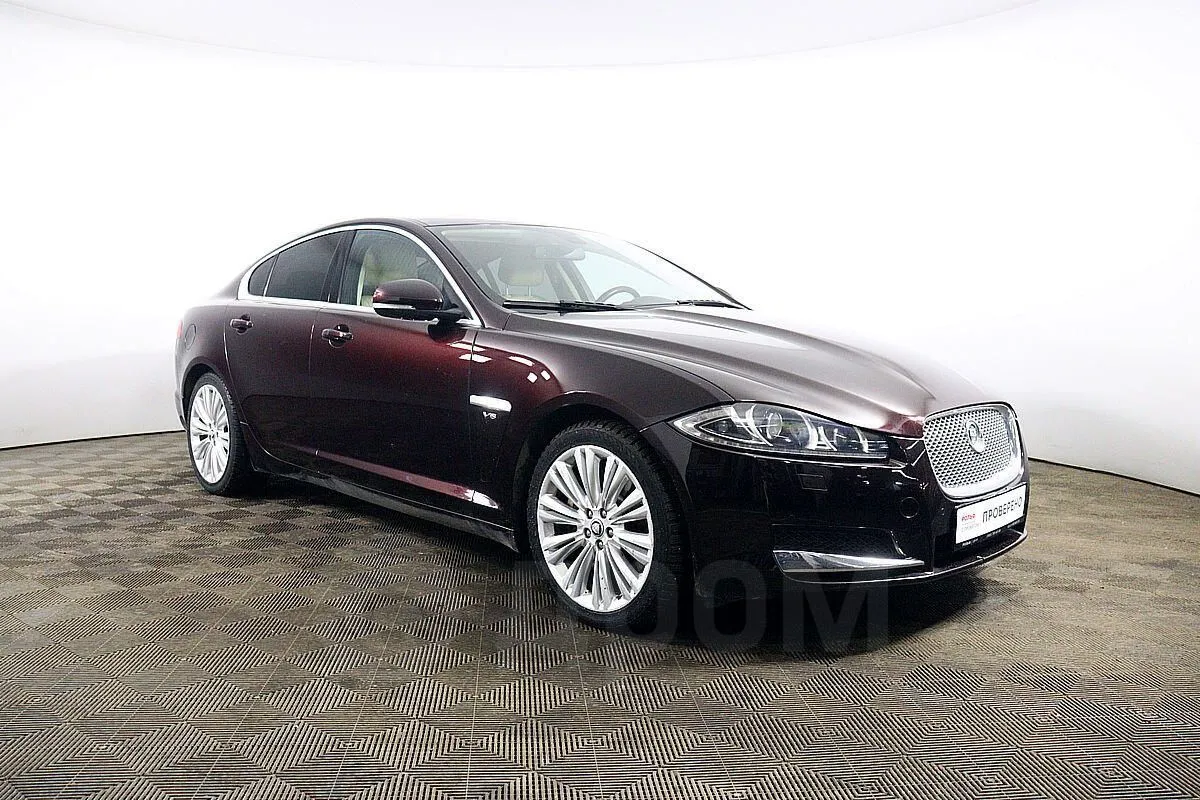 Jaguar XF Image 3